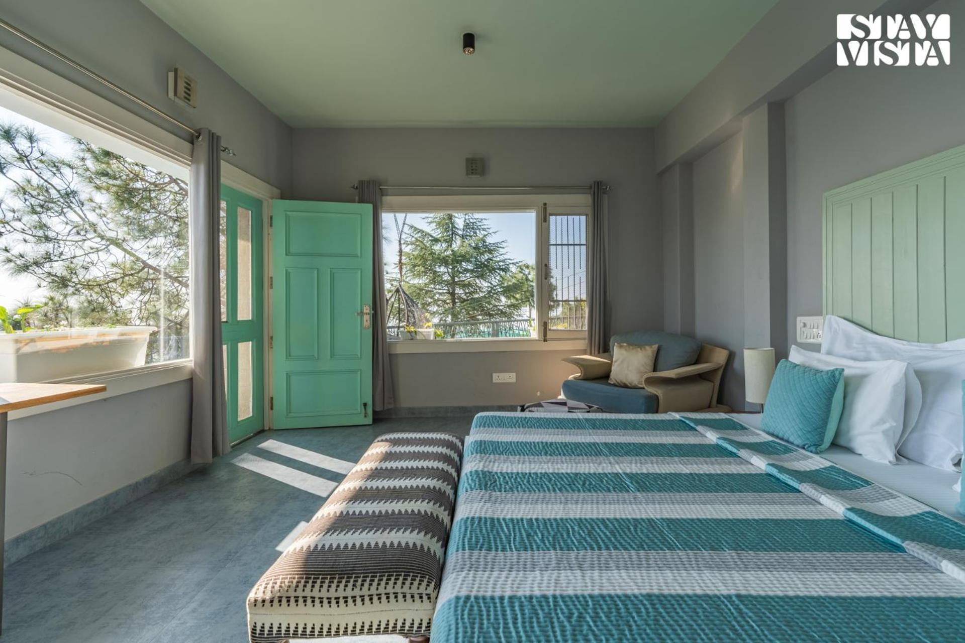 Stayvista At Serene With Outdoor Bonfire Barog エクステリア 写真