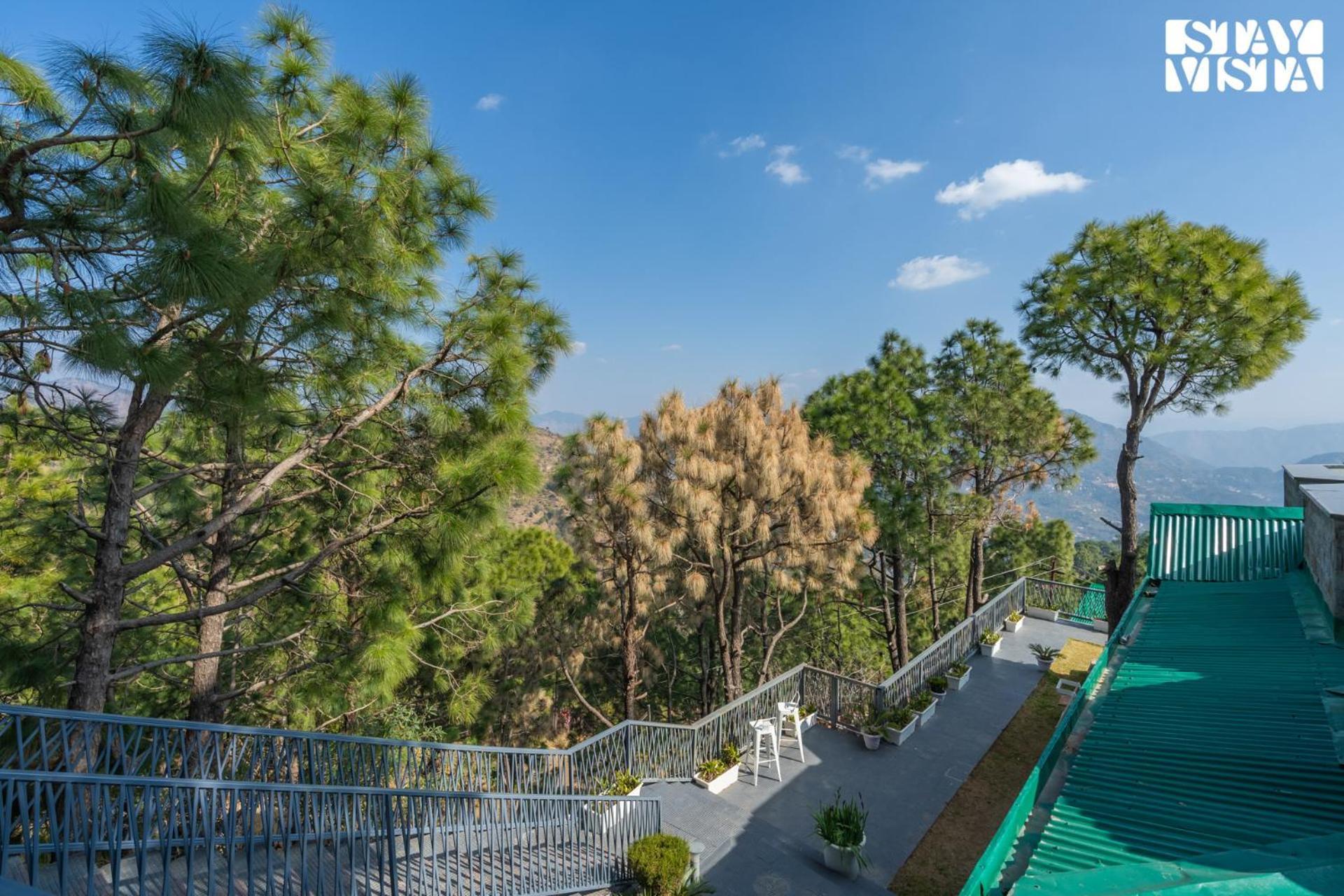 Stayvista At Serene With Outdoor Bonfire Barog エクステリア 写真